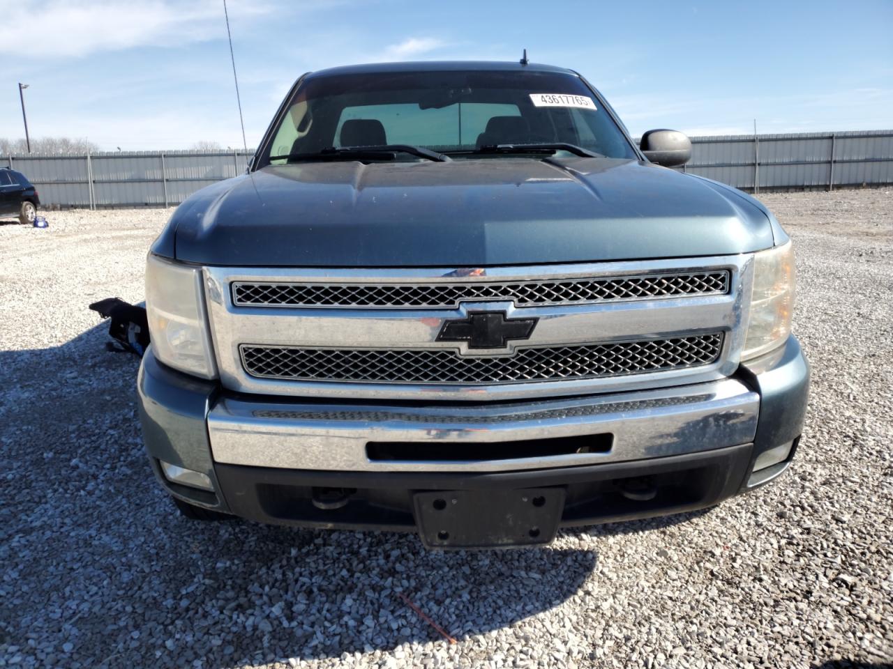 2009 Chevrolet Silverado - Image 5