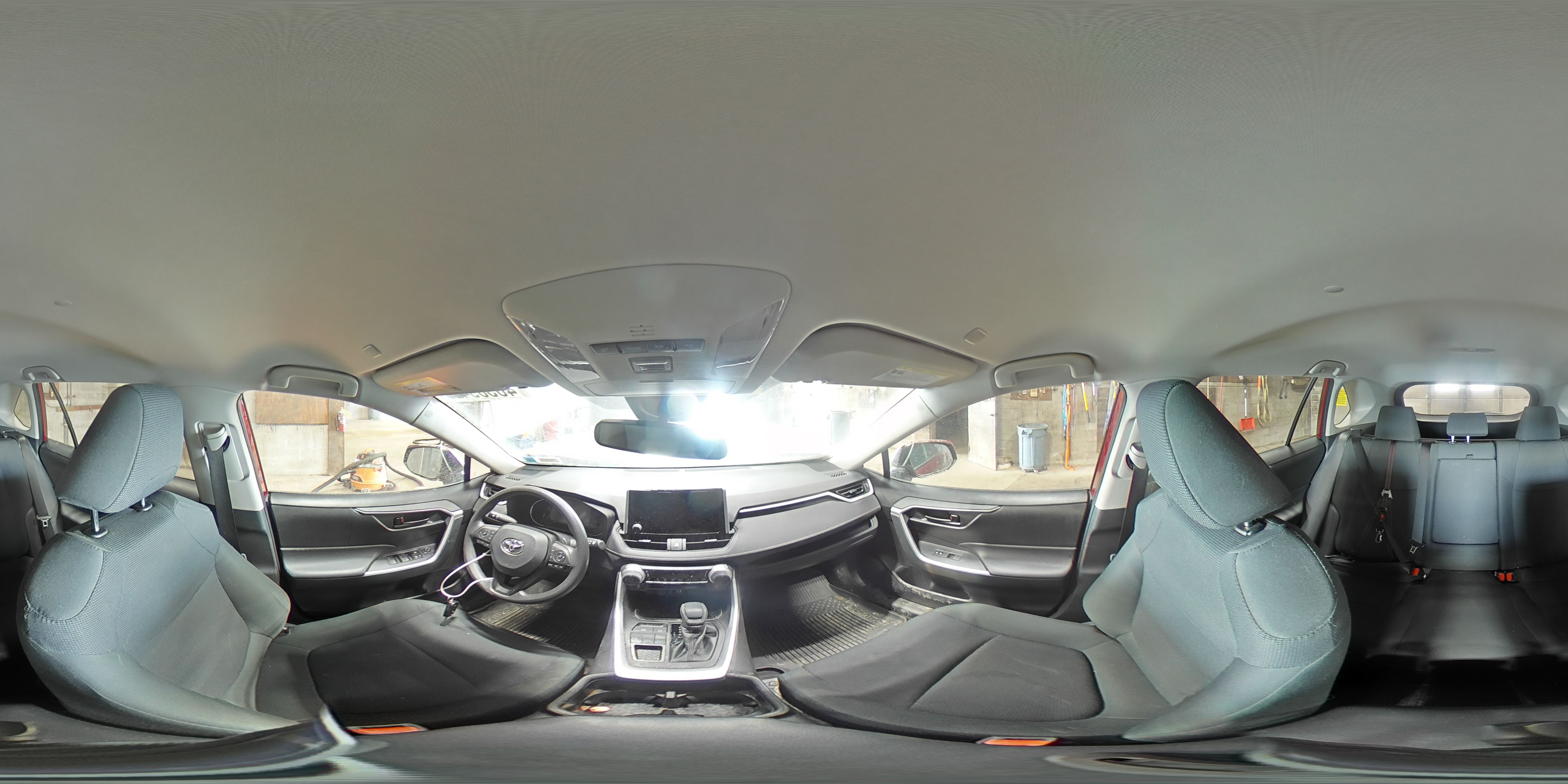 2023 Toyota RAV 4 - Image 13