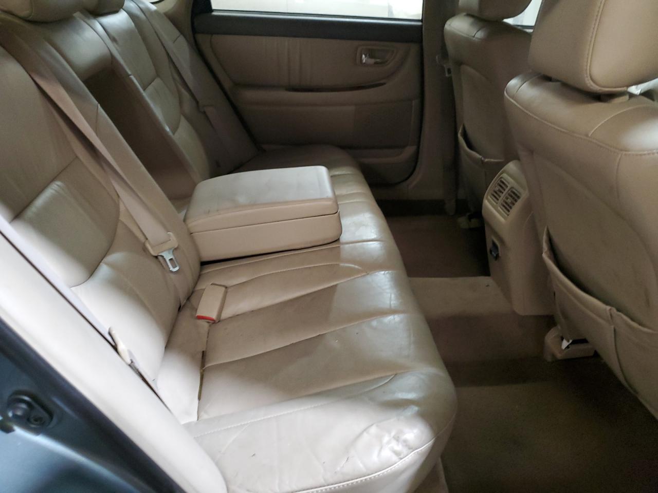 2004 Toyota Avalon - Image 11