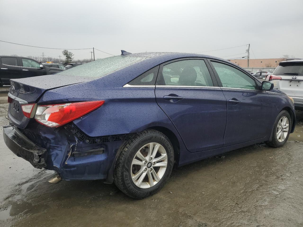 2013 Hyundai Sonata - Image 3