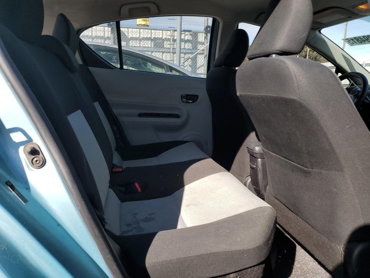 2012 Toyota Prius - Image 10