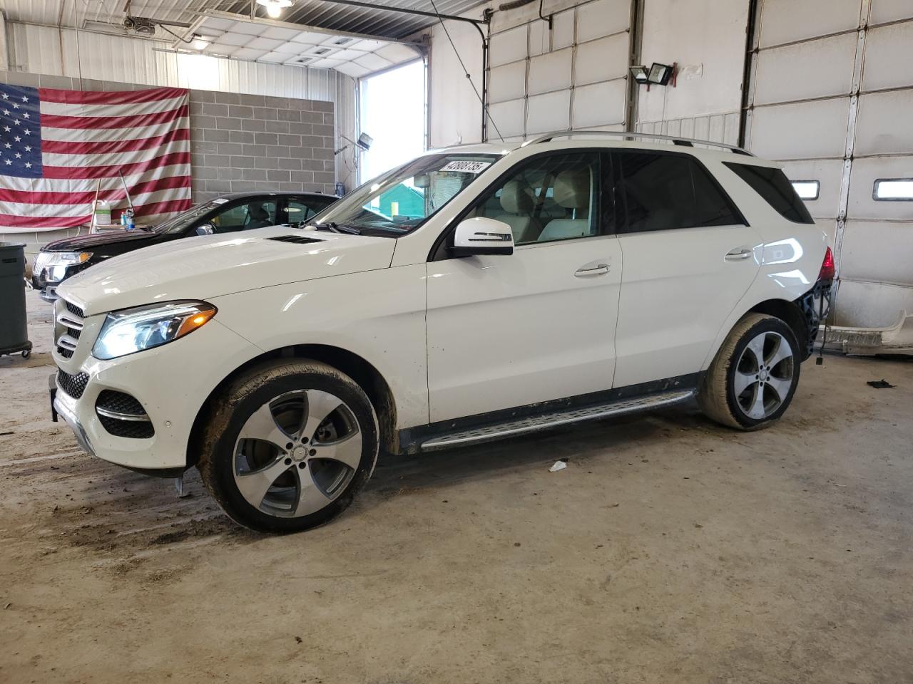 2016 Mercedes-Benz GLE - Image 1