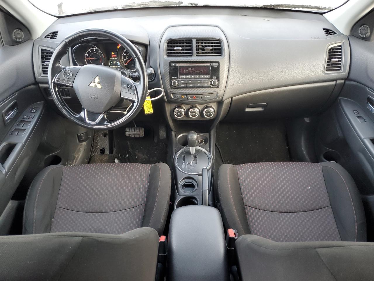 2017 Mitsubishi Outlander - Image 8