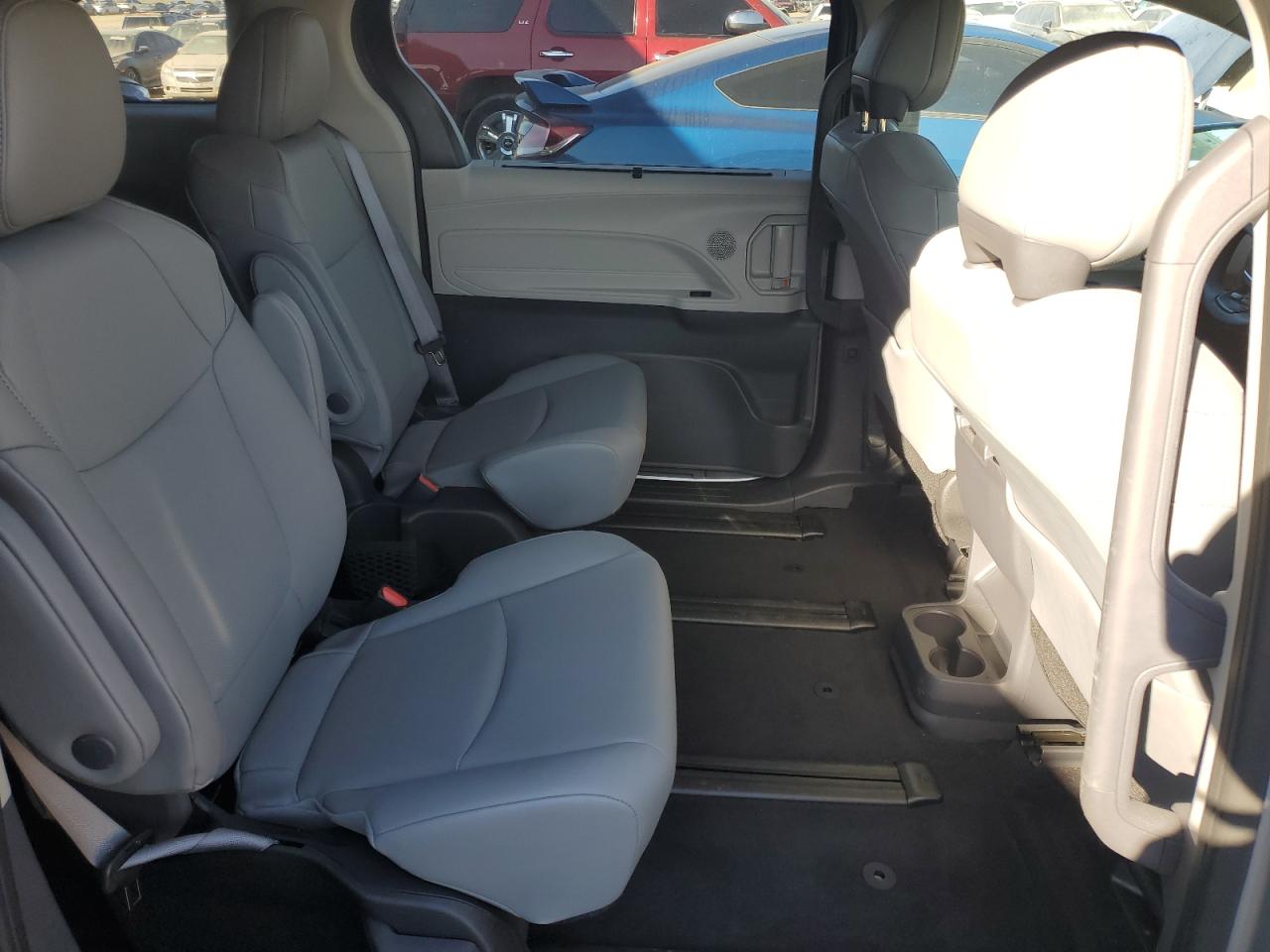 2022 Toyota Sienna - Image 11