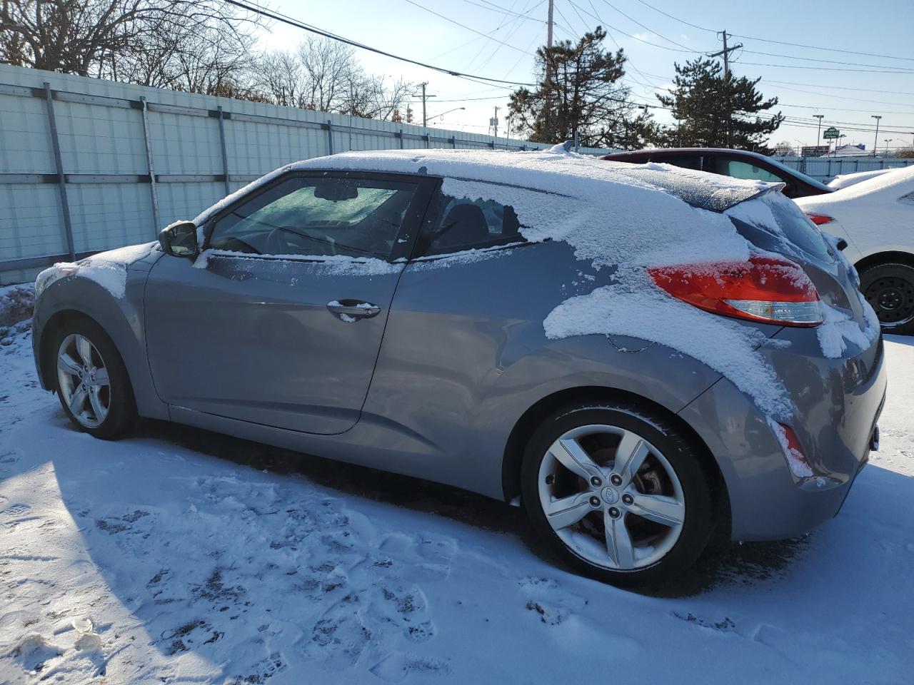 2014 Hyundai Veloster - Image 2