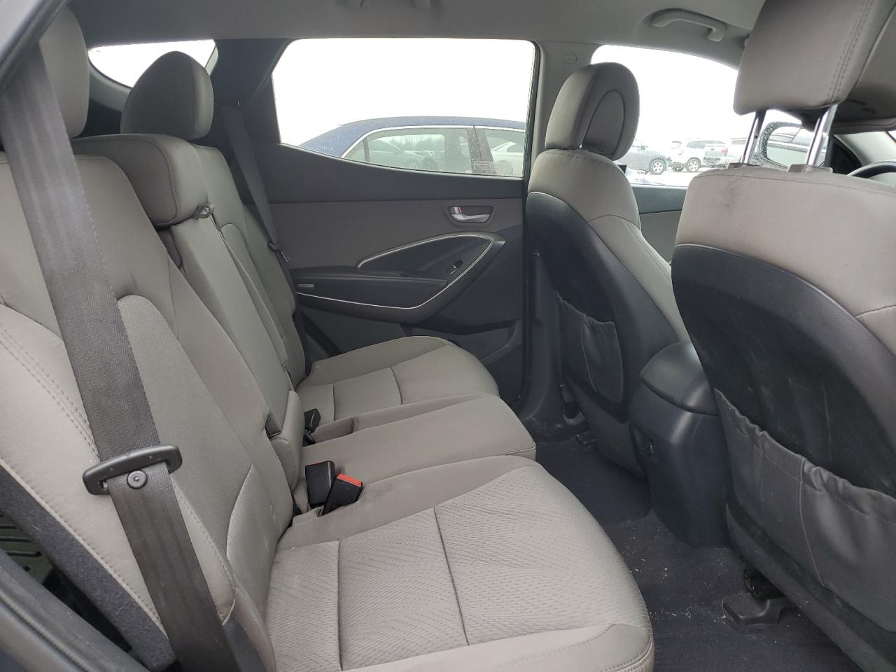 2015 Hyundai Santa Fe - Image 11