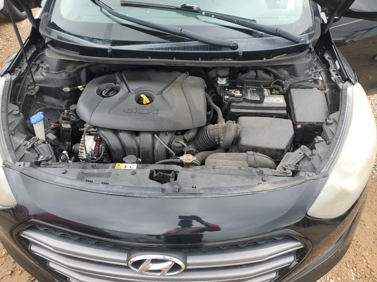 2016 Hyundai Elantra - Image 11