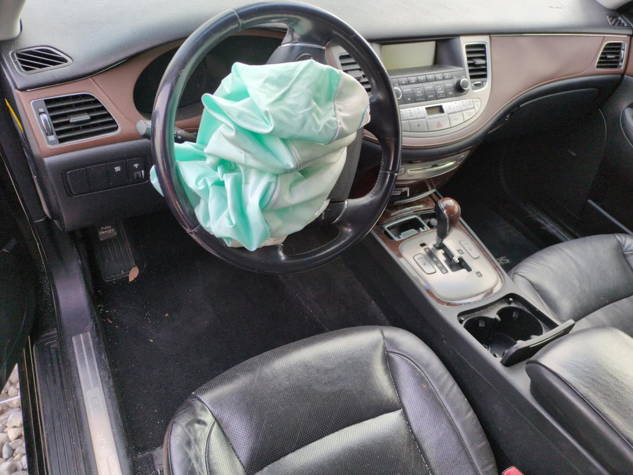 2009 Hyundai Genesis - Image 8