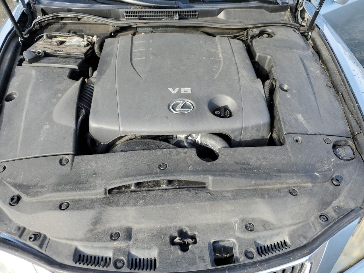 2010 Lexus IS - Image 11