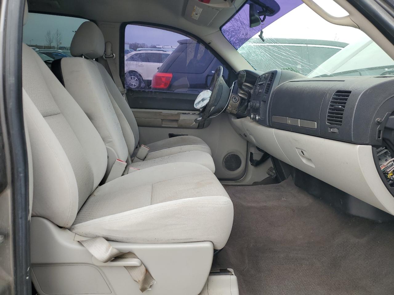 2009 Chevrolet Silverado - Image 7