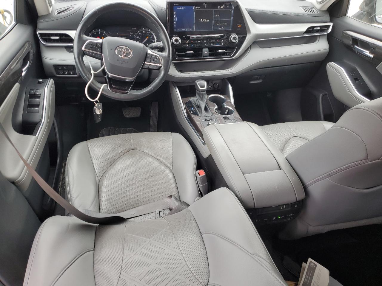 2020 Toyota Highlander - Image 8