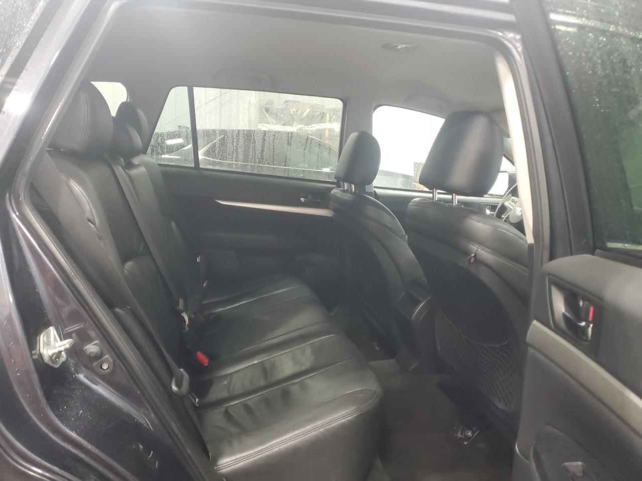 2012 Subaru Outback - Image 11