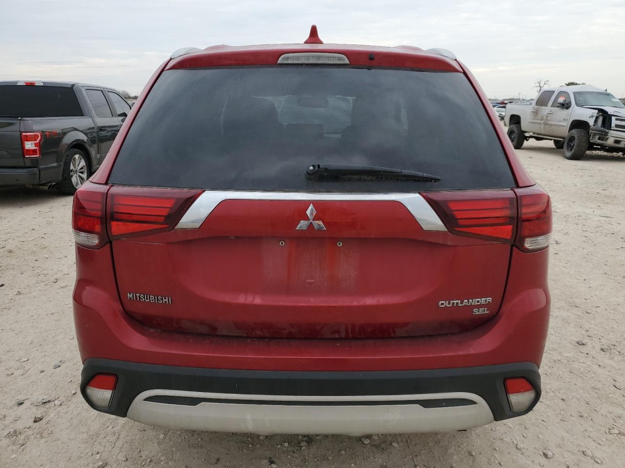 2019 Mitsubishi Outlander - Image 6