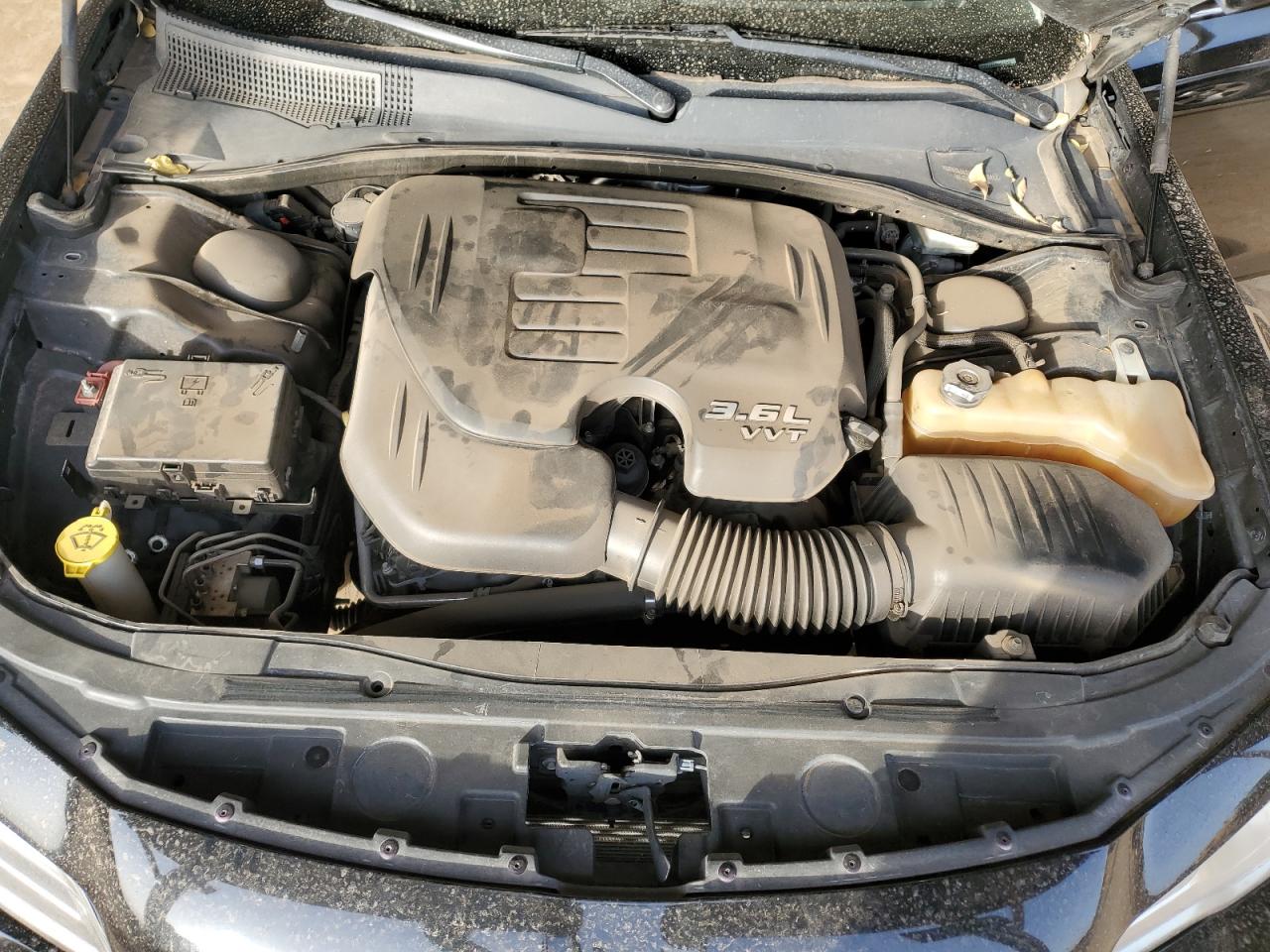 2017 Chrysler 300 - Image 11