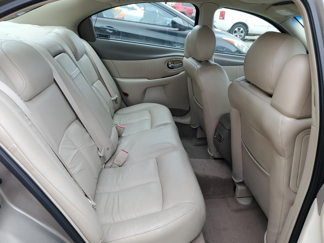 2002 Oldsmobile Aurora - Image 10