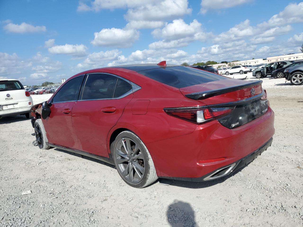 2020 Lexus ES - Image 2