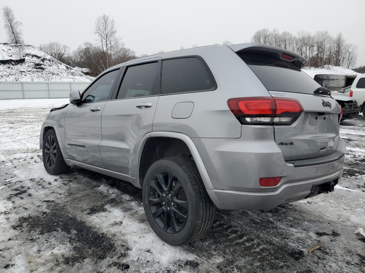 2018 Jeep Grand Cherokee - Image 2