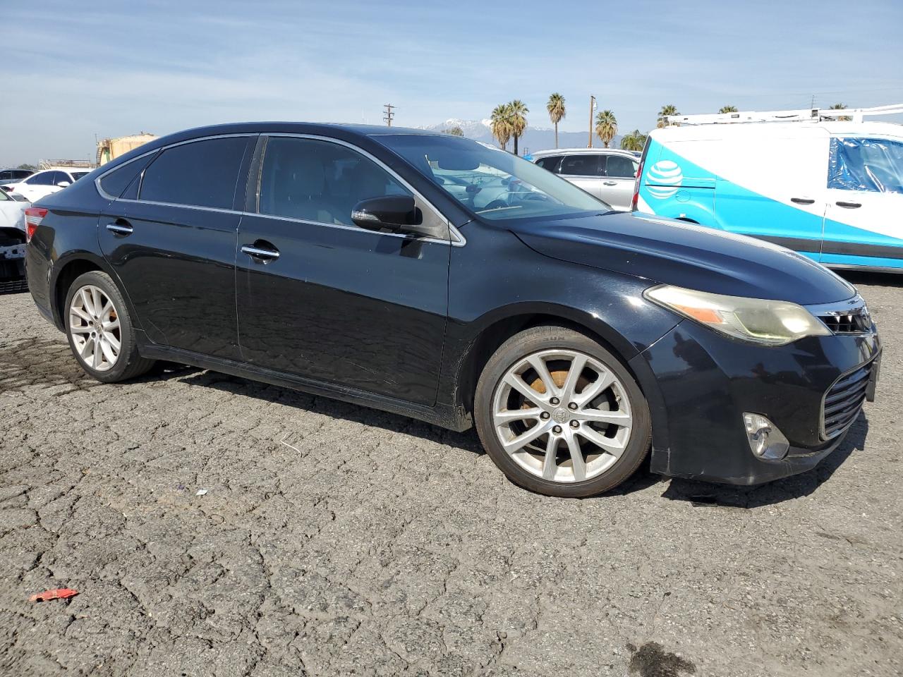 2013 Toyota Avalon - Image 4