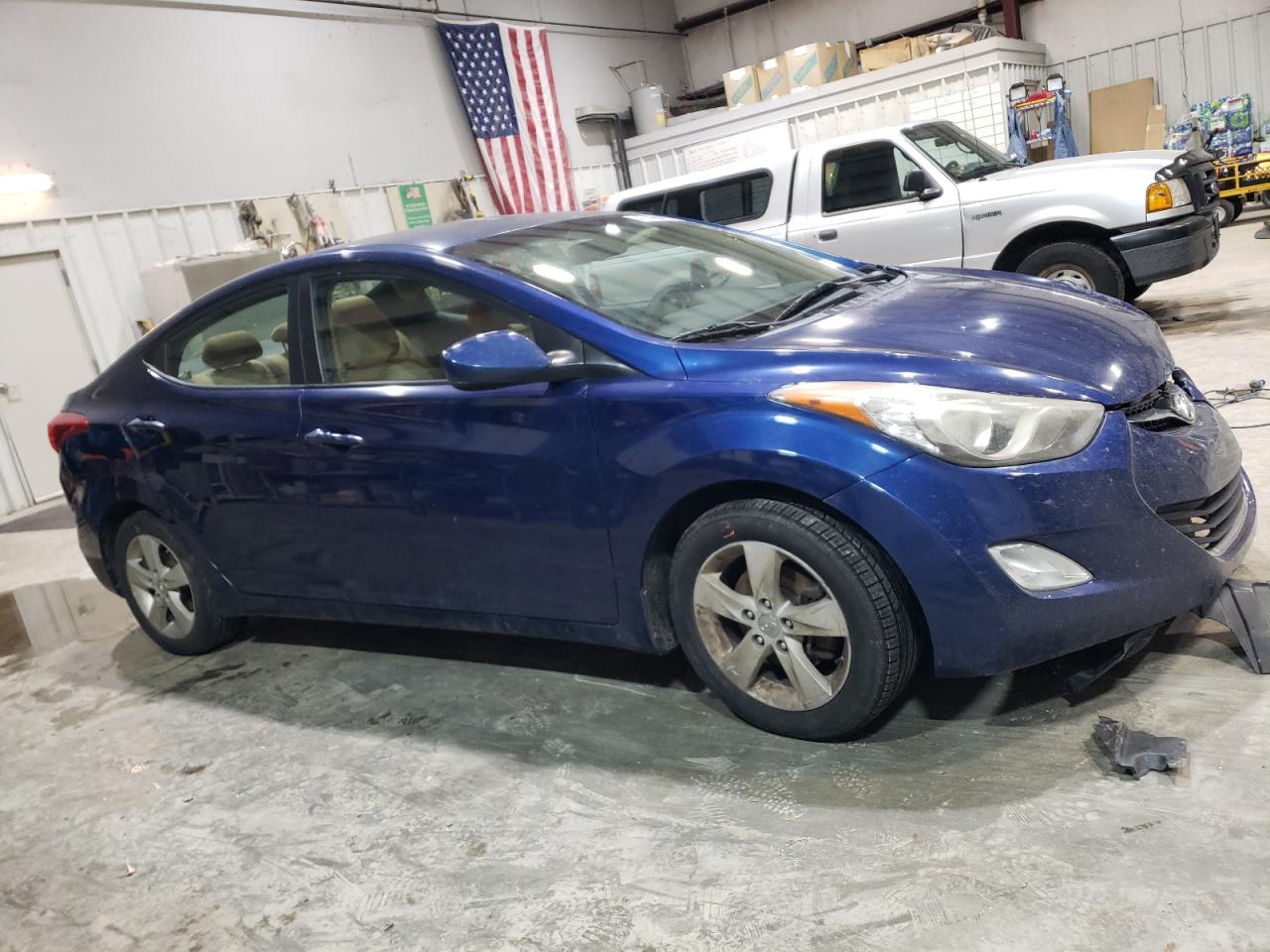 2013 Hyundai Elantra - Image 4