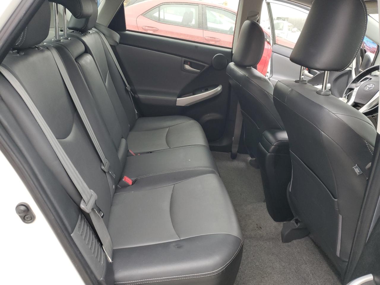 2013 Toyota Prius - Image 10