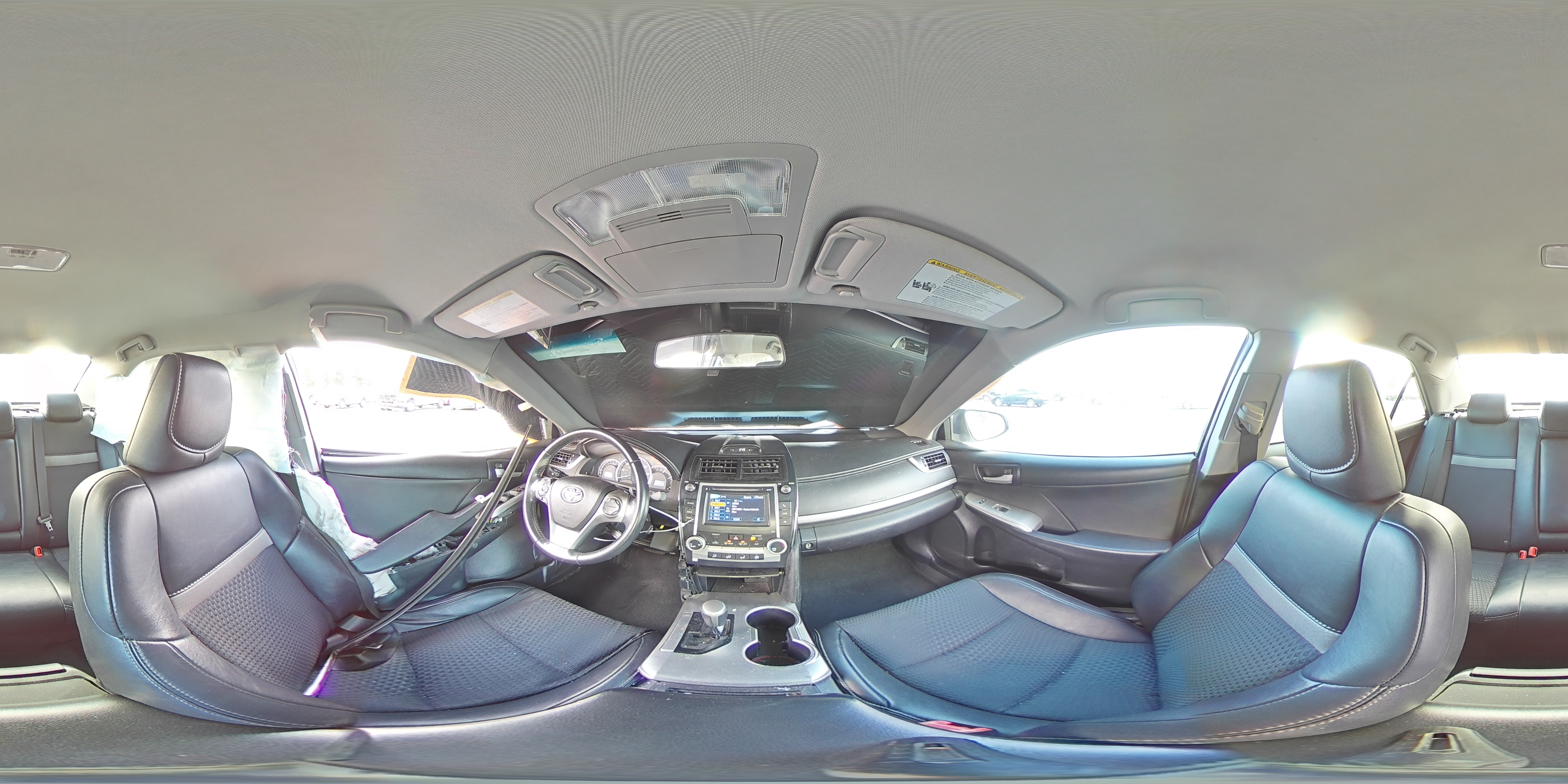 2014 Toyota Camry - Image 13