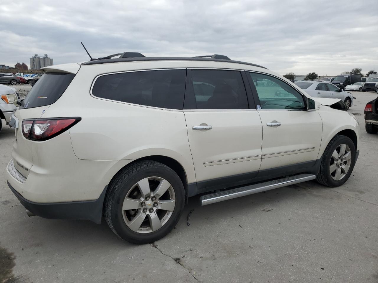 2013 Chevrolet Traverse - Image 3