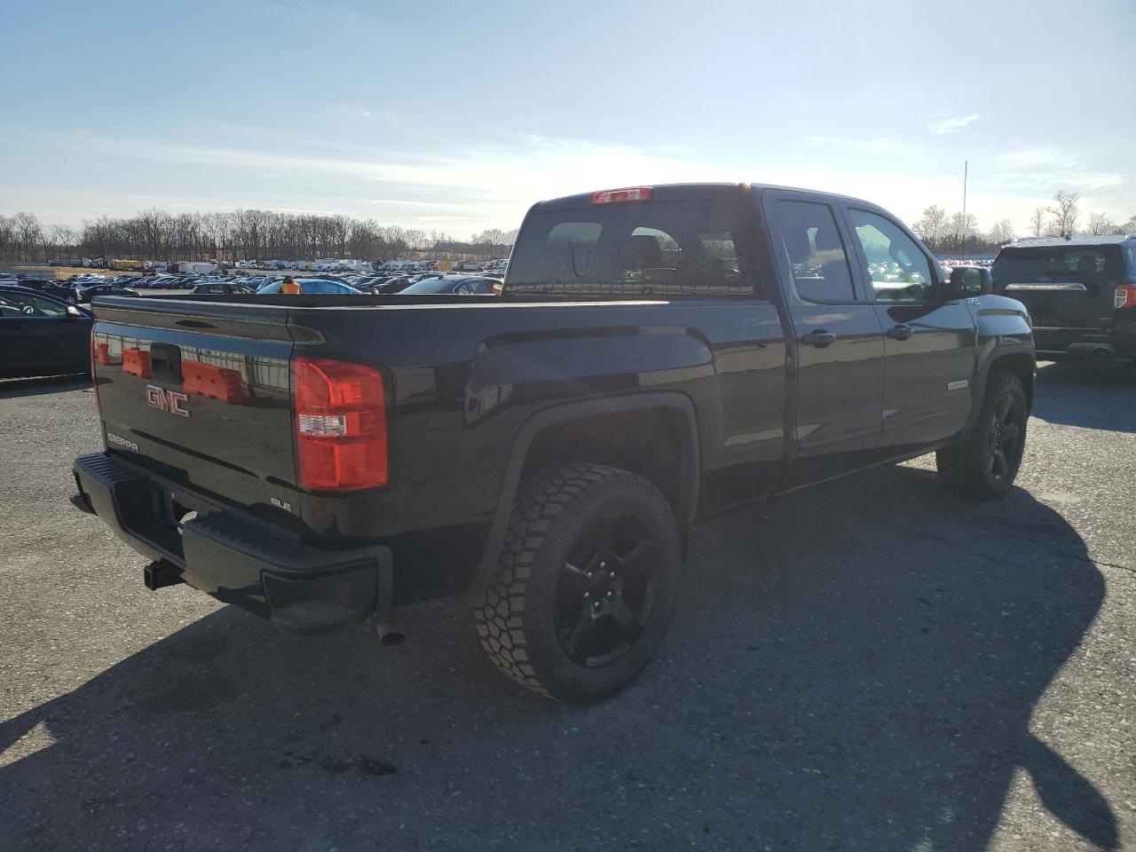 2017 GMC Sierra - Image 3