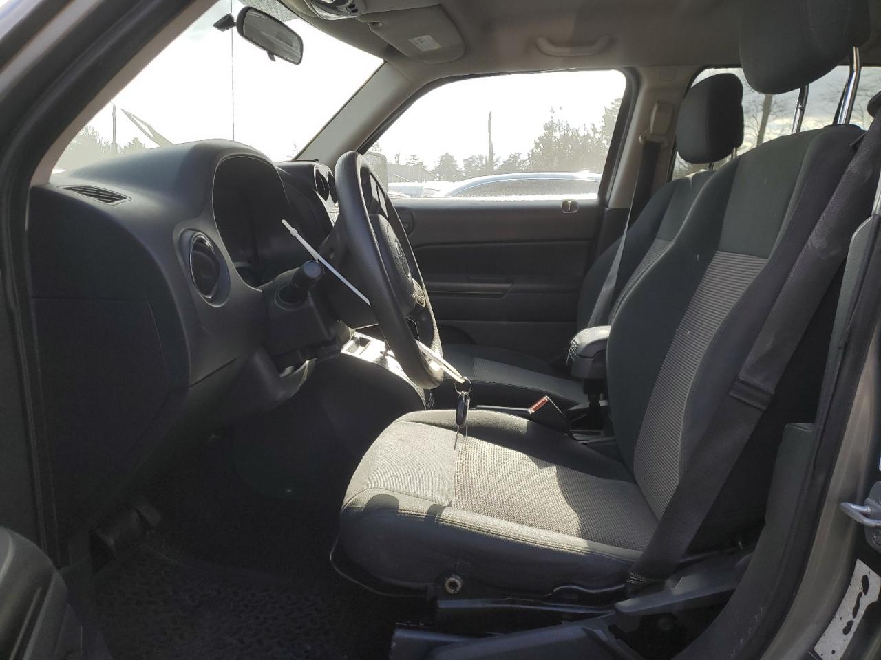 2012 Jeep Liberty (Patriot) - Image 7