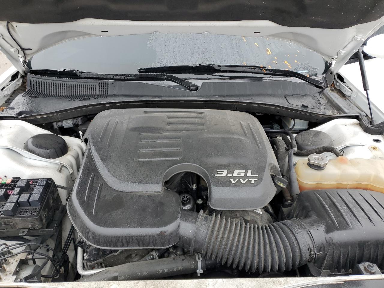 2018 Chrysler 300 - Image 11