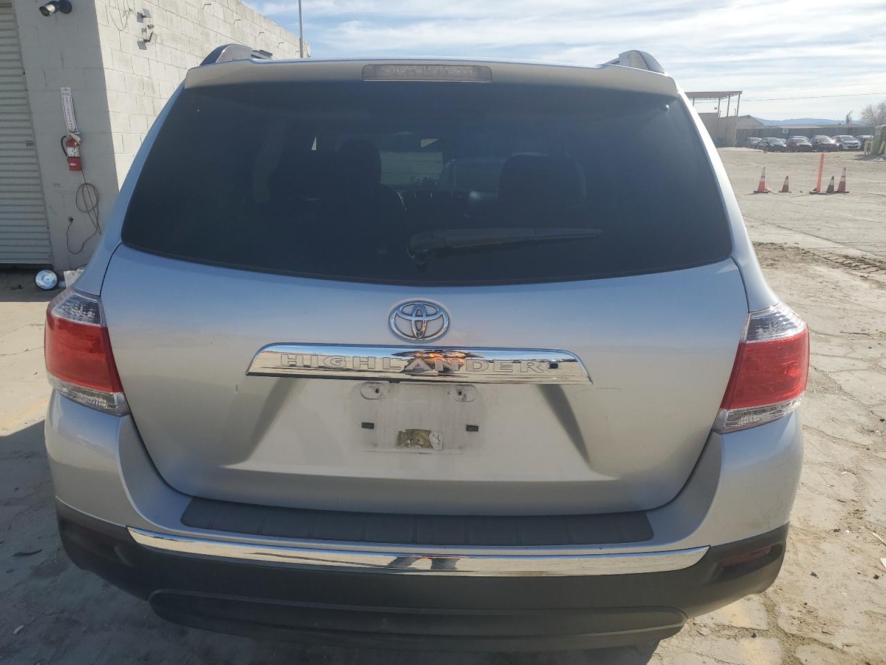 2013 Toyota Highlander - Image 6