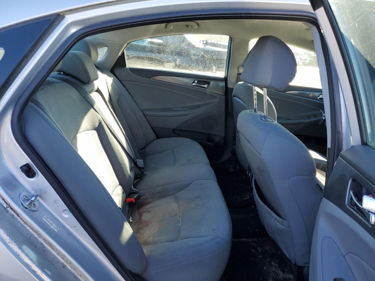 2012 Hyundai Sonata - Image 10