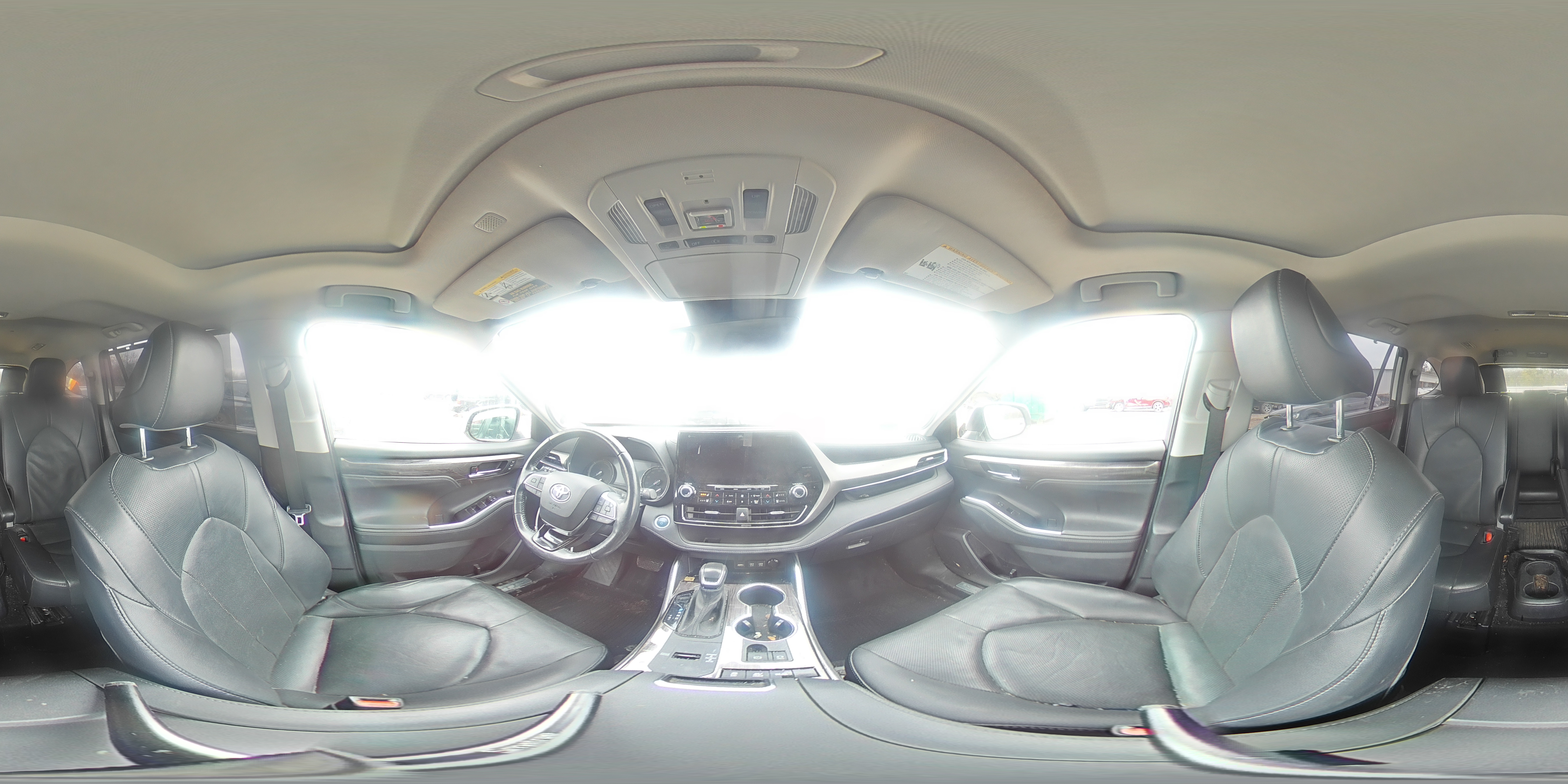 2021 Toyota Highlander - Image 14