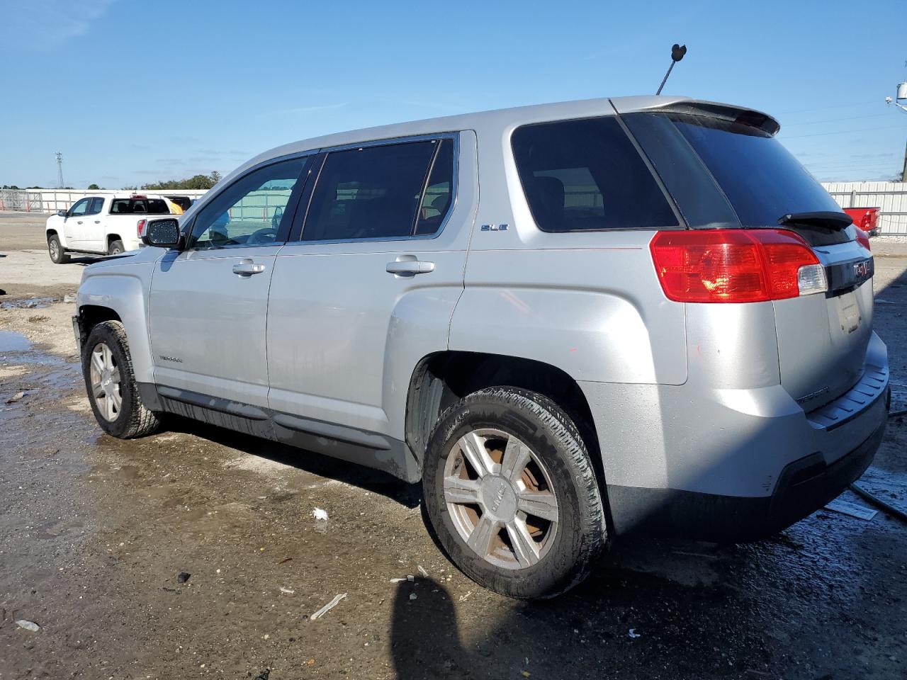 2015 GMC Terrain - Image 2
