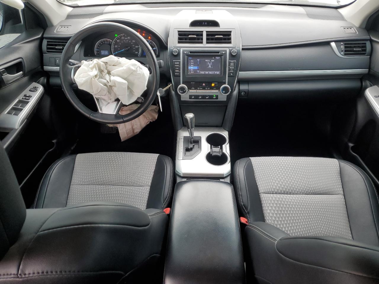 2014 Toyota Camry - Image 8