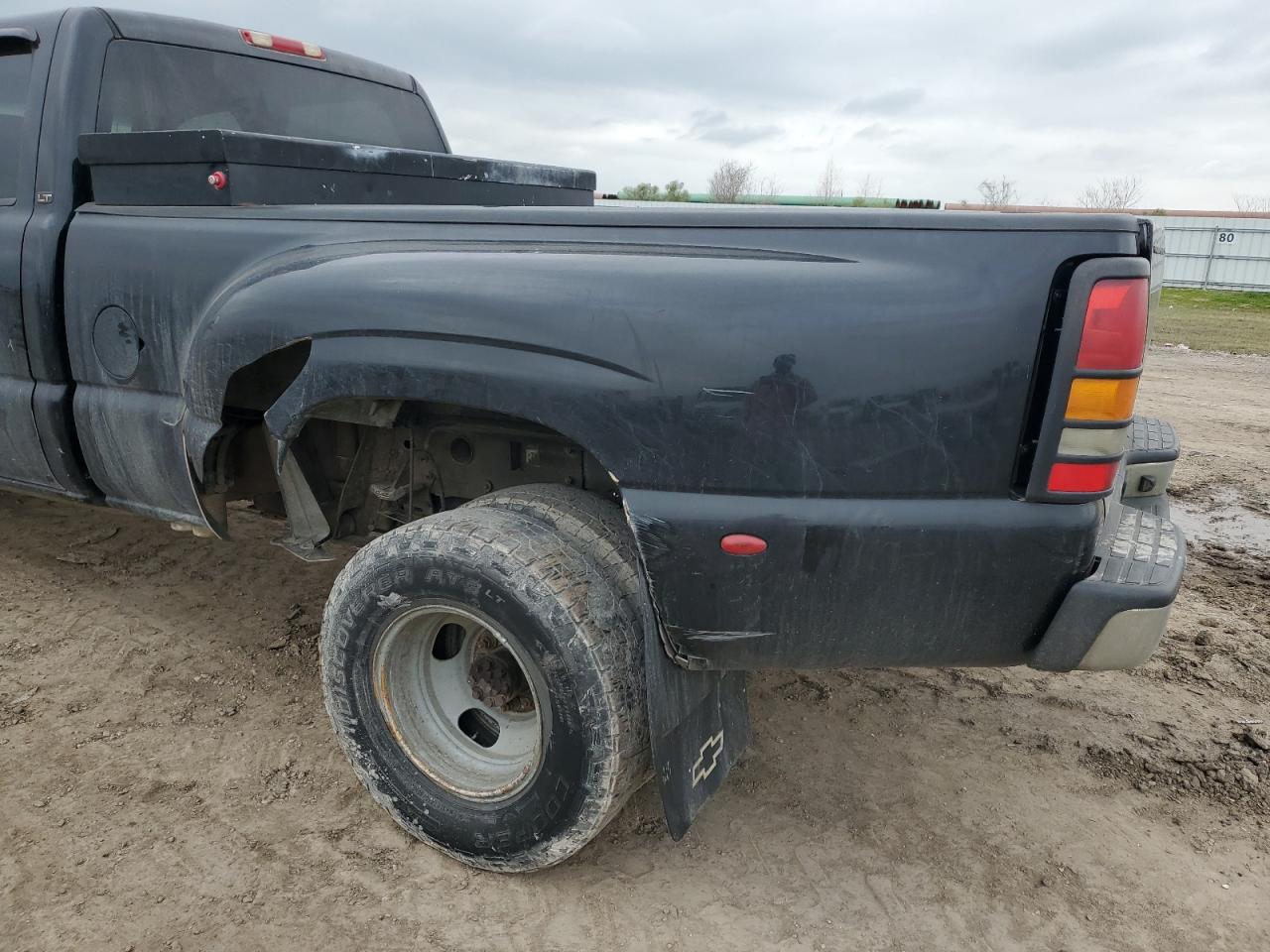 2007 Chevrolet Silverado - Image 9