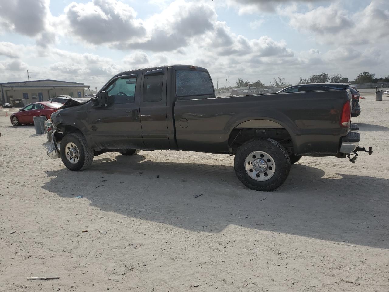 2005 Ford F250 - Image 2