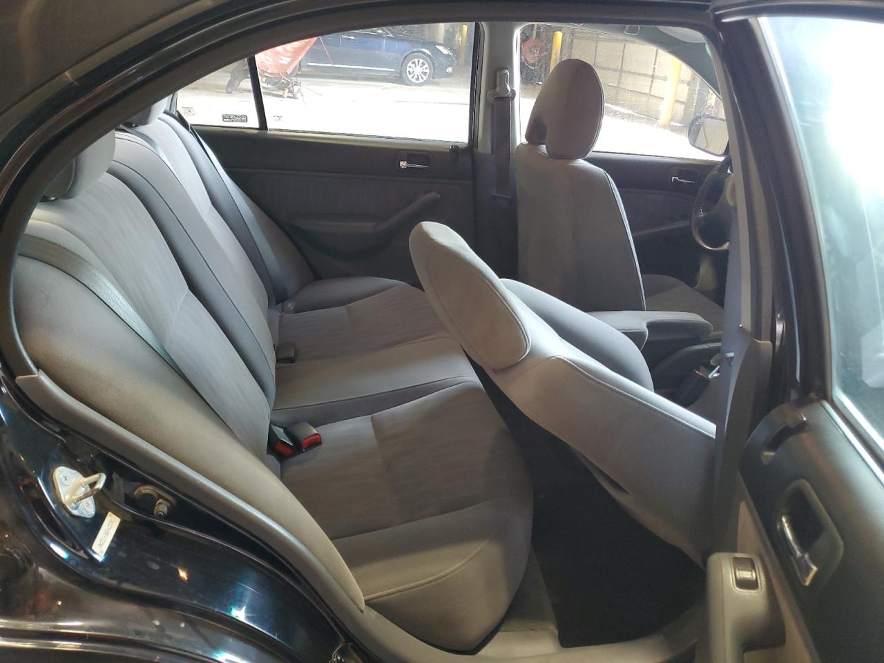 2005 Honda Civic - Image 10