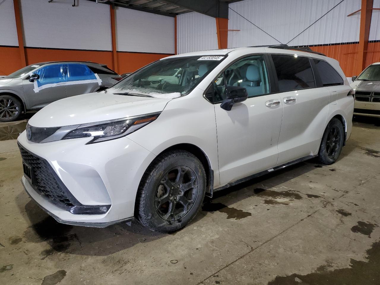 2024 Toyota Sienna Le for Sale in Rocky View County, AB - Side