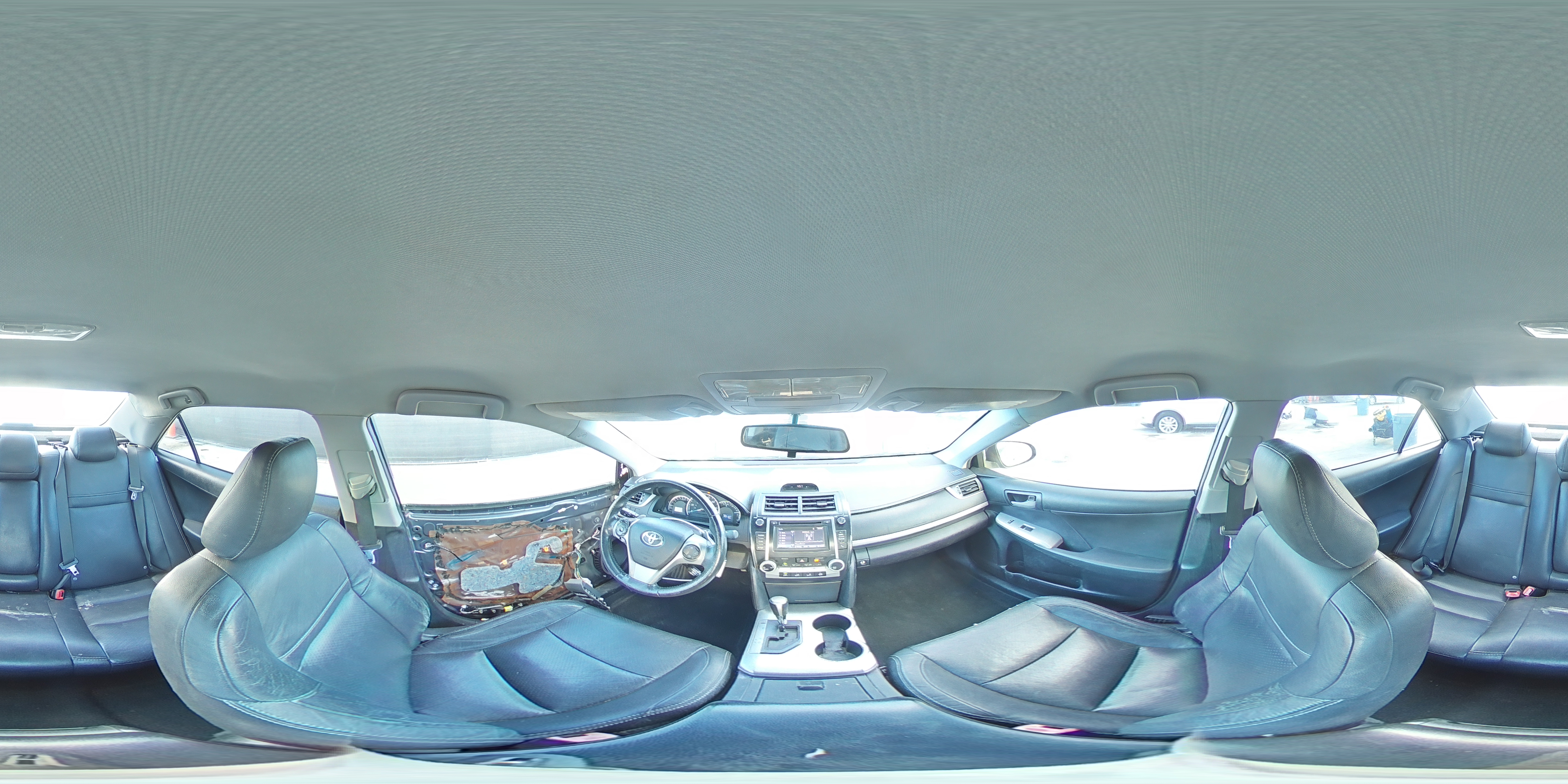 2014 Toyota Camry - Image 15