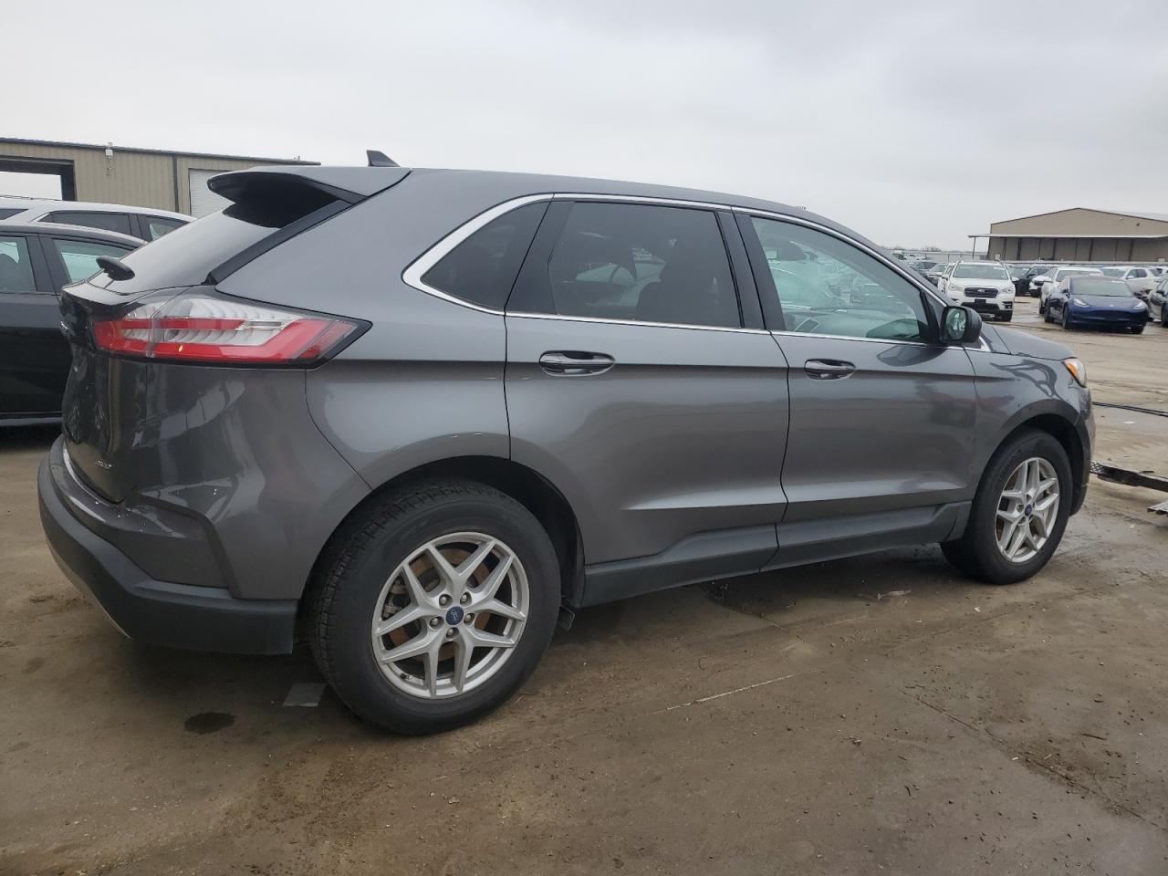 2022 Ford Edge - Image 3