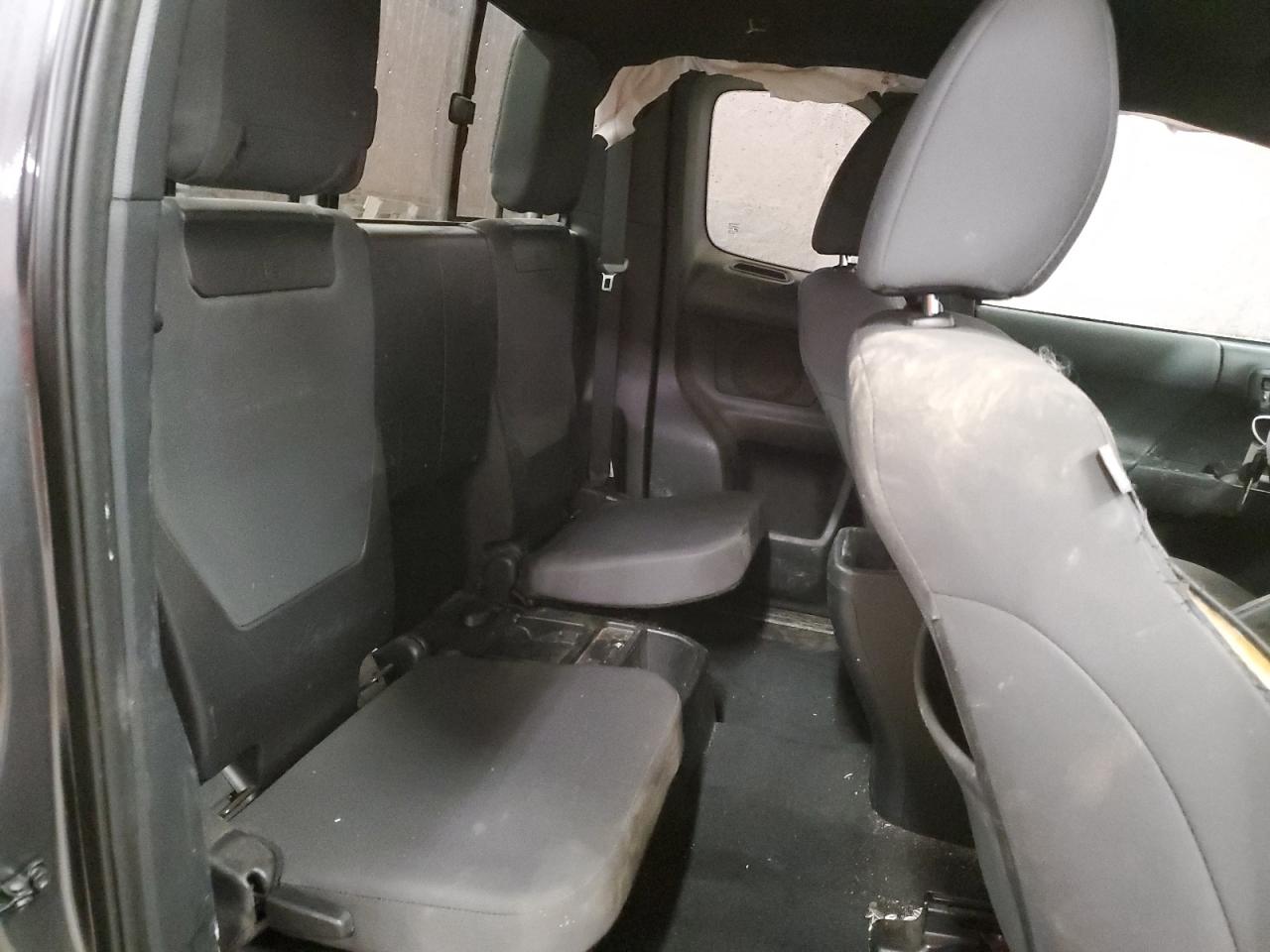 2016 Toyota Tacoma - Image 10
