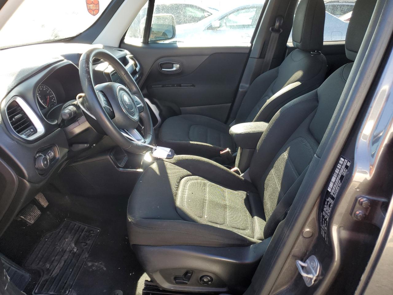 2018 Jeep Renegade - Image 7
