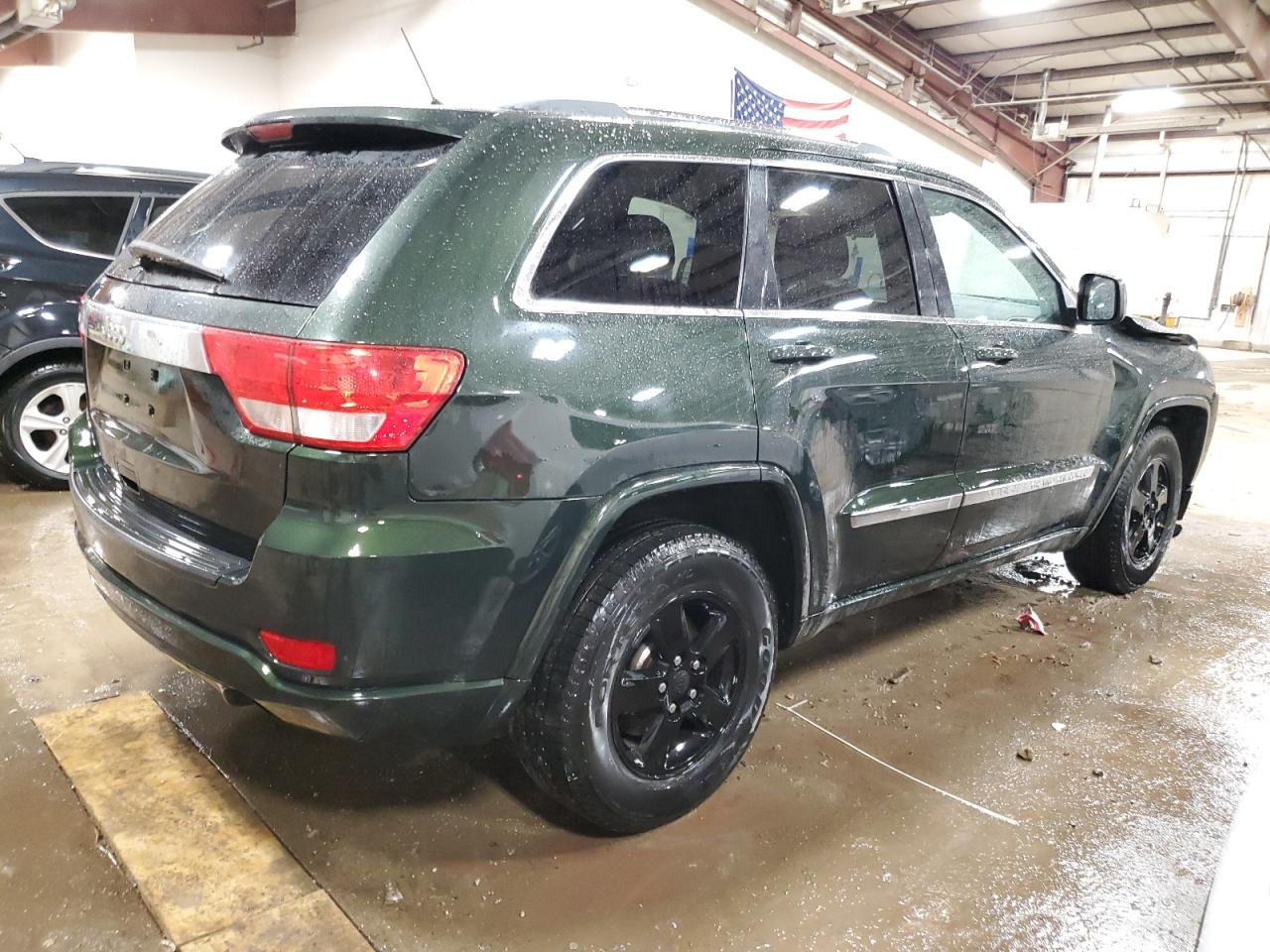 2011 Jeep Grand Cherokee - Image 3