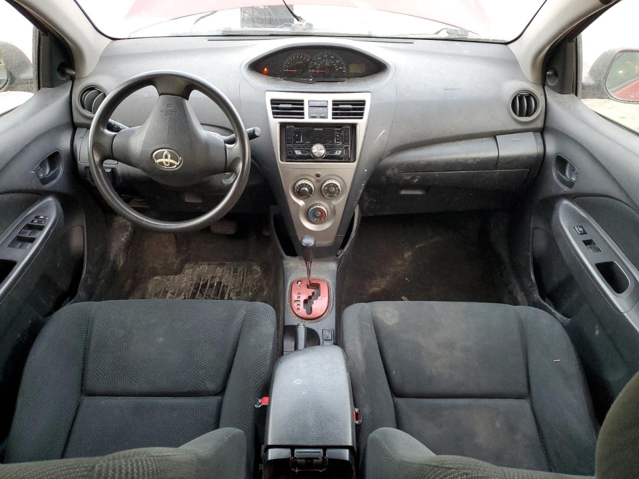 2012 Toyota Yaris - Image 8
