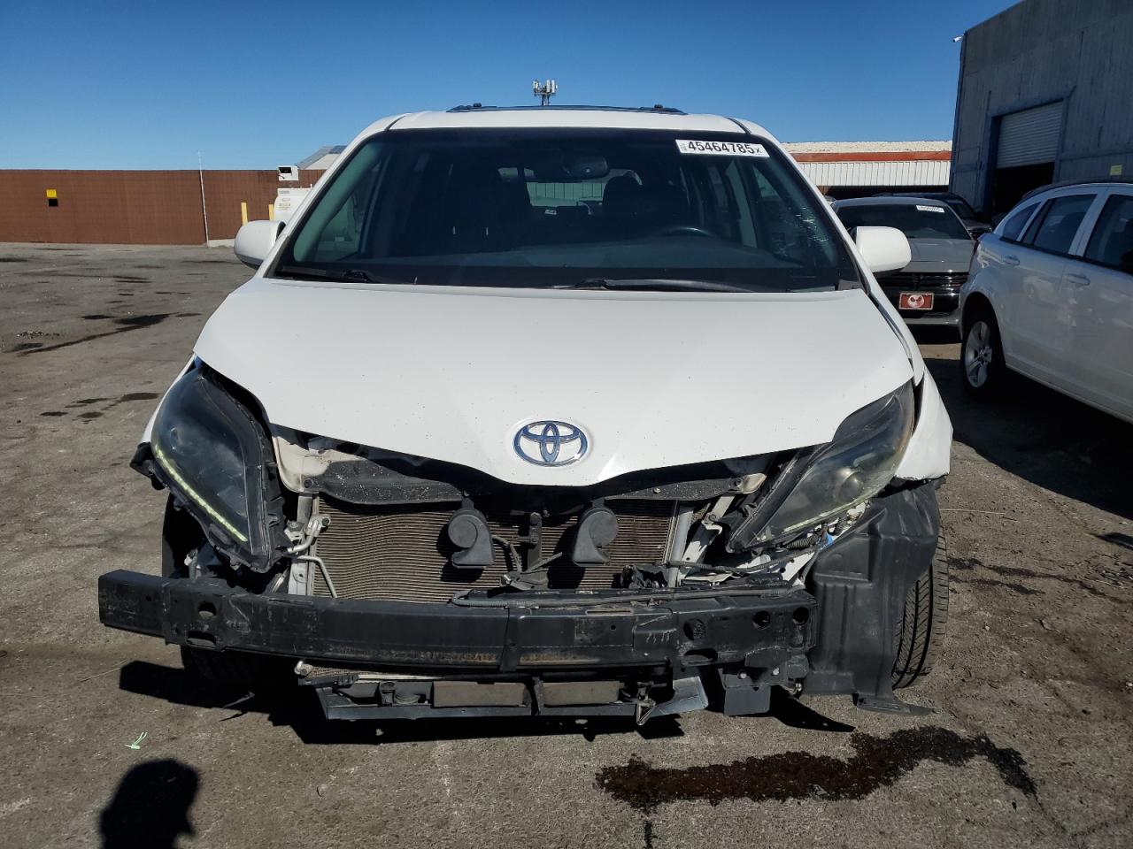 2015 Toyota Sienna - Image 5