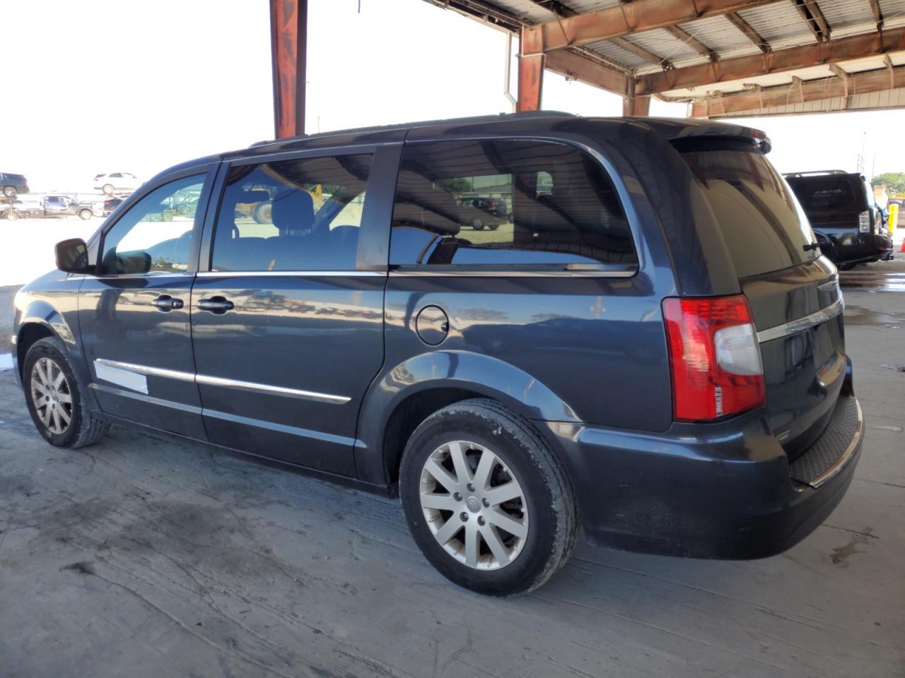2014 Chrysler Town & Country - Image 2