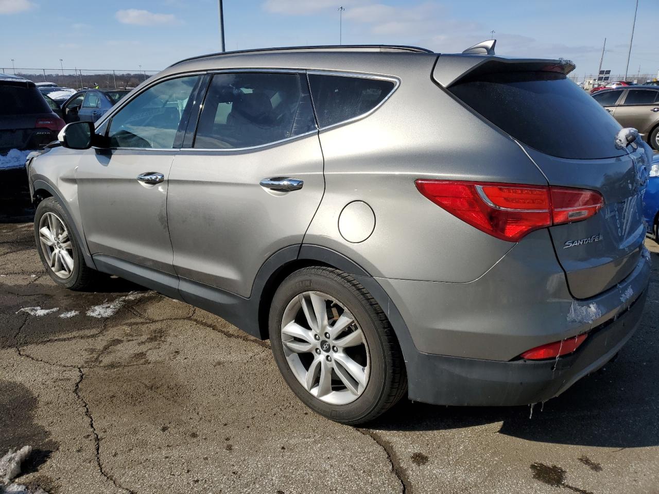 2015 Hyundai Santa Fe - Image 2