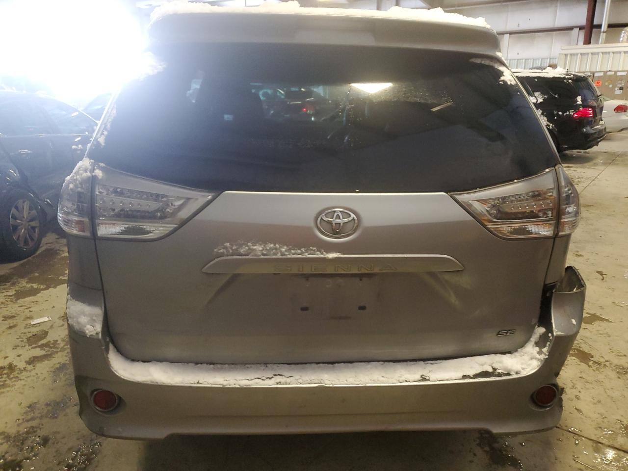 2012 Toyota Sienna - Image 6
