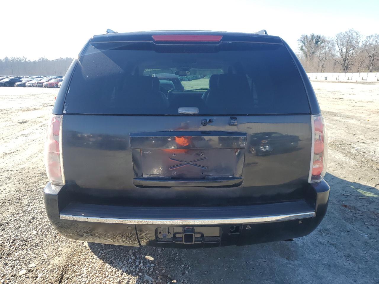 2007 GMC Yukon - Image 6
