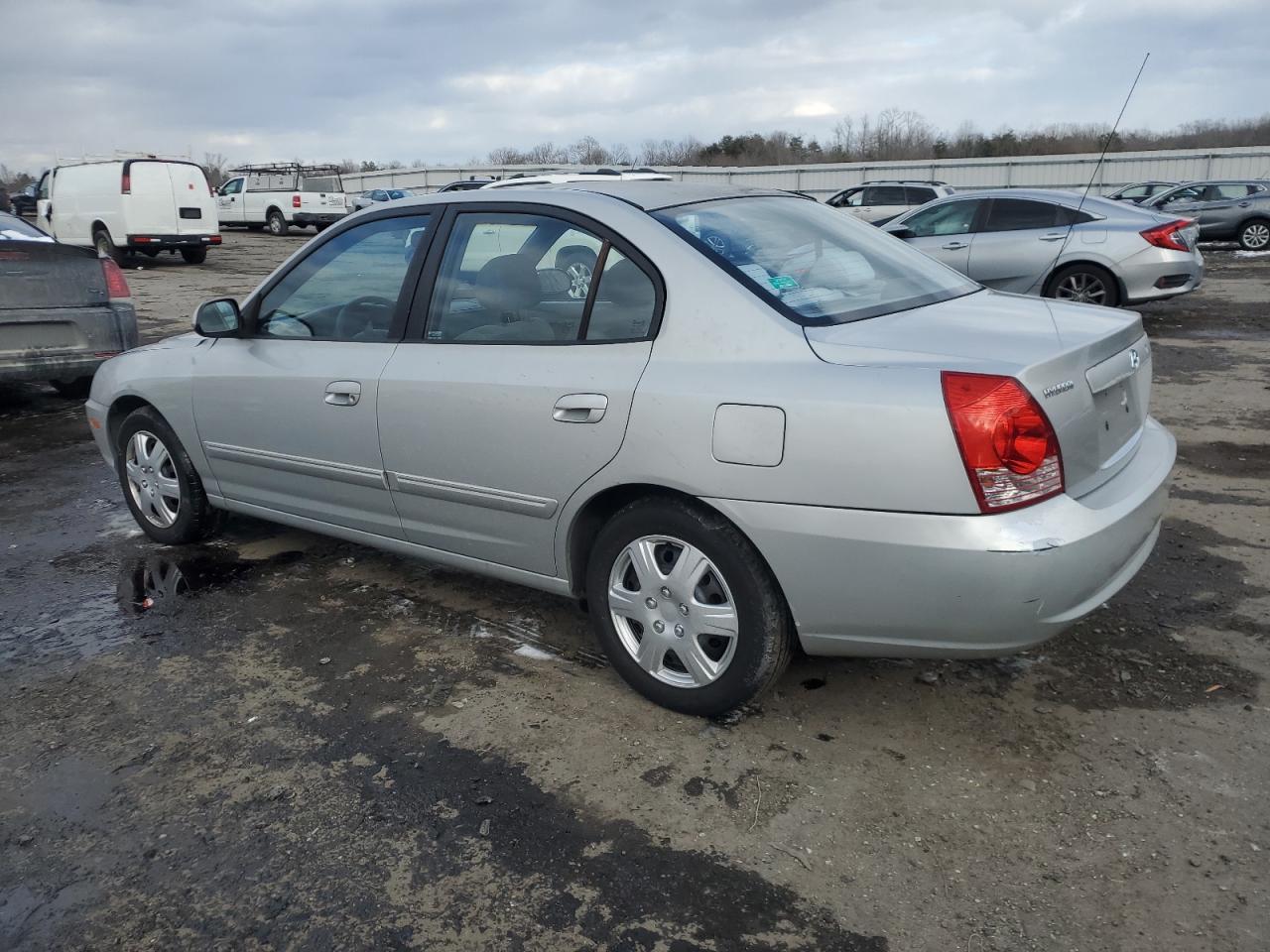 2006 Hyundai Elantra - Image 2